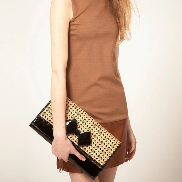 Ted Baker Handbags - Ⓜ️Ⓜ️ SOLD Ⓜ️Ⓜ️ Oversized Ted Baker Clutch